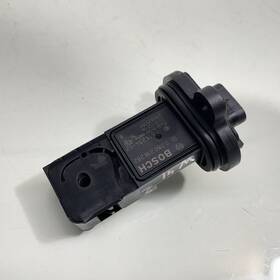 13627613234 Bmw 13-19 550i 550igt 650i 750i X5 X5m X6 X6m - 4.4l Engine Mass Air Flow Sensor