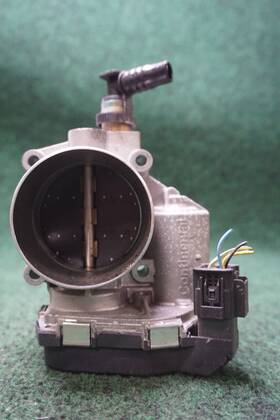 A2c53355204 Bmw 2013 528i 2.0l Throttle Body Oem 30 398 Miles