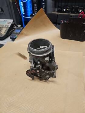 24503394 Buick 1998 Park Ave Oldsmobile Eighty-eight Throttle Body / Valve Assembly