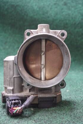 Rme87-2a Cadillac 2008 Dts 4.6l Throttle Body Oem 88 811 Miles