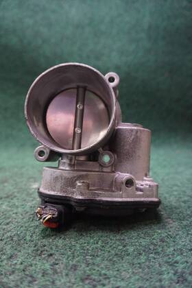 At4e9f991ej Ford 2015 Taurus 3.5l Throttle Body Oem