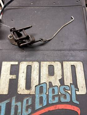 C6oz-7a185-a Ford 66-67 Fairlane Throttle Bellcrank 289 302 Bell Crank Transmission Kickdown