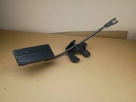 Ford F81a-9726-ac 1999-2004 F-250 Gas Accelerator Throttle Pedal P/n 5.4l 6.8l