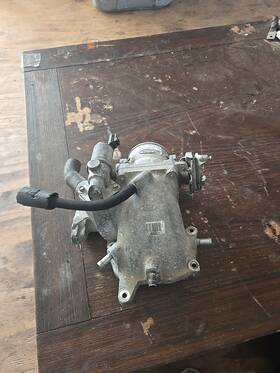 F85e-9a589-ba Ford Truck Xl3z-9a589-ba 99-03 F150 4.6l Throttle Body Spacer Oem
