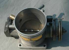 T008 Land Rover 415 1999-2002 Range Discovery Ii 2 Throttle Body With Tps Oem