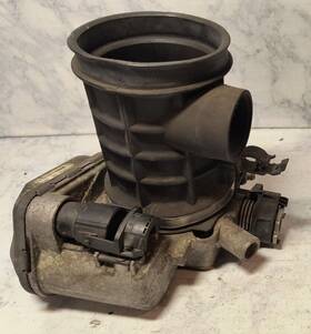 A1041410025 Mercedes-benz 96-02 W210 E320 E420 Air Inlet Intake Engine Throttle Body Oem