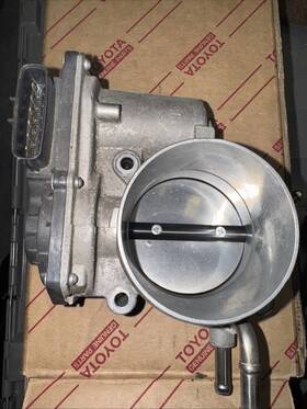 22030-0v010 Oem 22030-36010 Throttle Body For Toyota Camry Highlander Rav4 Sienna Tc 2009-15