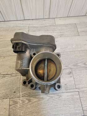 93176028 Saab Throttle Body 4 Cylinder Fits 03-06 9-3