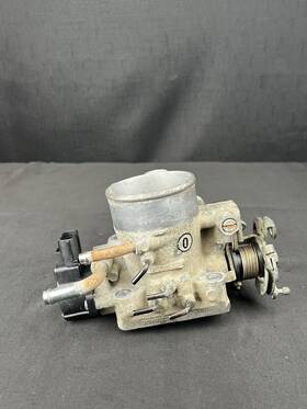 22210-35300 Toyota Pickup Throttle Body Assembly 2.4l Oem 22re 1990-1995
